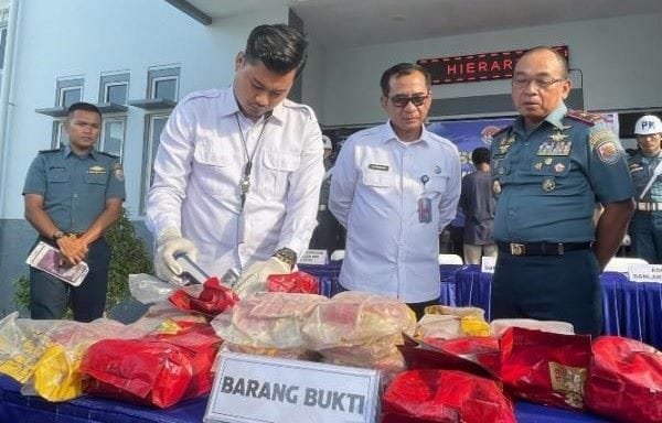 Operasi Sukses F1QR Lantamal IV Batam: Sabu-sabu 19 Kg Digagalkan, Empat TKI Ilegal Diamankan