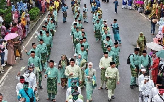 Semarak Pawai Ta'aruf MTQH ke-X di Batam, Ribuan Kafilah Tetap Semangat Meski Gerimis