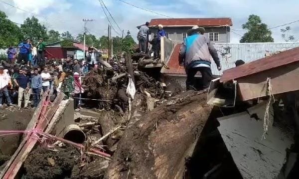 Tragedi Banjir Bandang Sumbar: 27 Jiwa Melayang, Ribuan Orang Terdampak