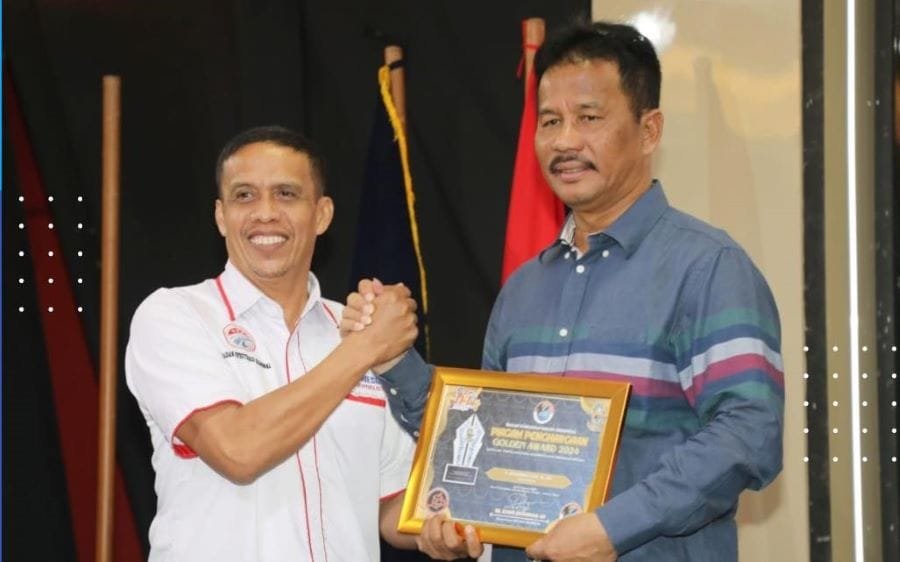 Wali Kota Batam dan Pejabat Publik Terima Penghargaan dari IWO Indonesia Kepri