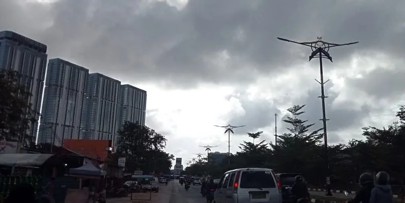 Cuaca Batam Hari Ini: Hujan Ringan di Pagi, Berawan Sepanjang Sore