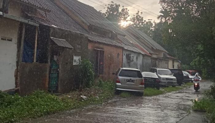 Cuaca Kota Batam Senin: Hujan Ringan Pagi Hari, Berawan Tebal Menjelang Malam