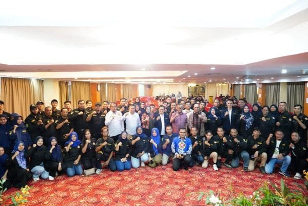 Sekda Jefridin Tutup Pelatihan Kepemimpinan Karang Taruna Kota Batam
