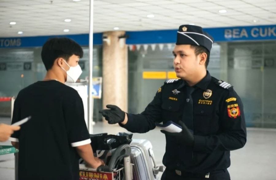 asus Perlakuan Petugas Bea Cukai Terhadap Pekerja Migran Viral di Media Sosial