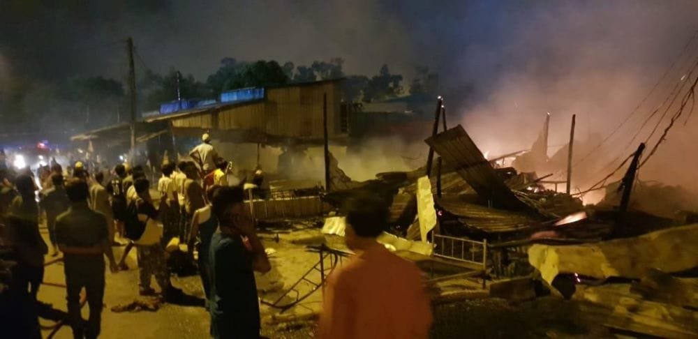 15 Kios Seken di Batam Ludes Terbakar, Warga Histeris