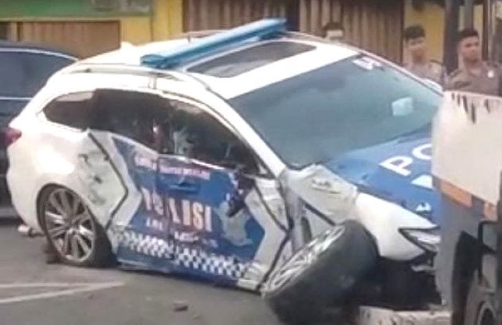Kecelakaan Mobil Patwal dan Daihatsu Terios di Jalan Juanda, Medan, Viral di Media Sosial