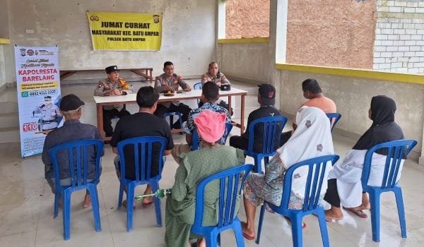 Kegiatan Jumat Curhat Polsek Batu Ampar: Membangun Kedekatan dan Keamanan Bersama Warga Tanjung Sengkuang