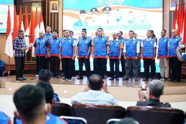 Sekda Batam Kukuhkan Relawan Pemadam Kebakaran, Perkuat Tanggulangan Kebakaran di 12 Kecamatan