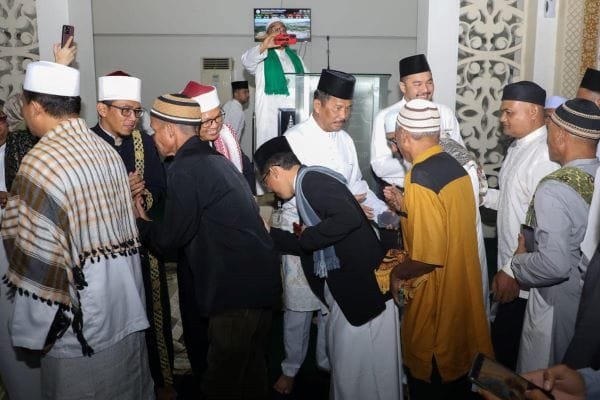 Wali Kota Batam Salat Iduladha 1445 H di Masjid Sultan Mahmud Riayat Syah: Lubuk Baja Juara Mobil Hias