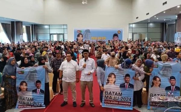 Dukungan Mengalir, 1300 Relawan Ahmad Surya Deklarasikan Amsakar-Claudia sebagai Calon Pemimpin Batam