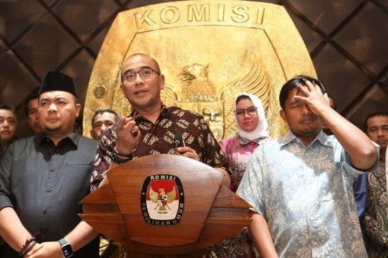 Kasus Asusila, Hasyim Asyari Resmi Dipecat dari KPU oleh Presiden Jokowi