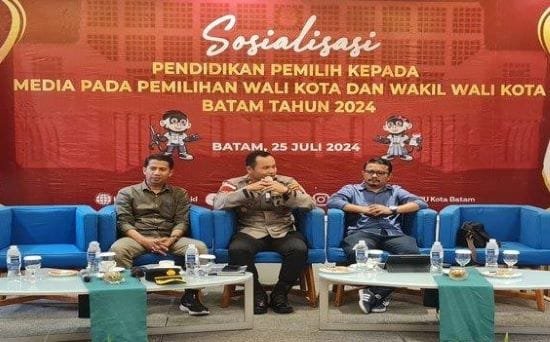 Polresta Barelang Intensif Pantau Media Sosial Jelang Pilkada Batam 2024 Polresta Barelang Intensif Pantau Media Sosial Jelang Pilkada Batam 2024