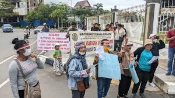 Warga Temiang Tanjung Riau Gelar Aksi Demo Tolak Penggusuran di BP Batam