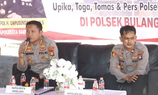 Kapolresta Barelang Kunjungi Polsek Bulang dan Polsek Batu Aji, Tekankan 6 Poin Penting dalam Pelaksanaan Tugas