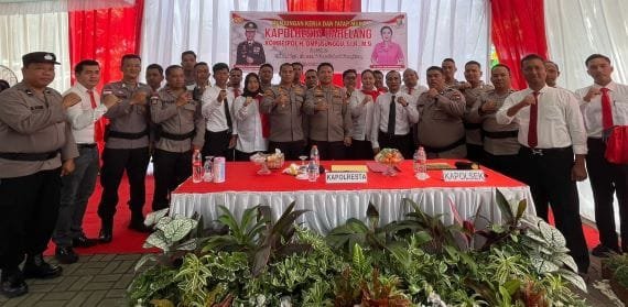 Kunjungi Polsek Bengkong, Kapolresta Barelang: Layani Masyarakat dengan Baik dan Penuh Tanggung Jawab
