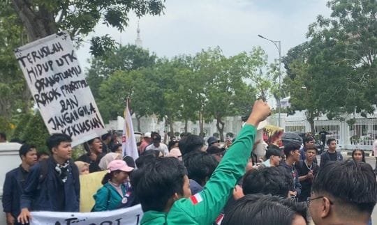 Mahasiswa Gelar Aksi Demo di DPRD Kota Batam, Desak Penolakan Hasil MK