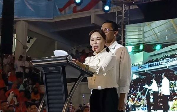 Pasangan Amsakar-Li Claudia Janji Tambah Insentif RT/RW dan Guru, Bantah Isu Penghapusan