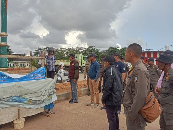 Satpol PP dan Polsek Tertibkan Pedagang di Jalan Gurindam 12, Tanjungpinang