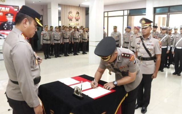 Serah Terima Jabatan Wakapolresta Barelang: AKBP Syafrudin Digantikan AKBP Fadli Agus
