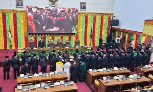 Anggota DPRD Kota Batam Periode 2024-2029 Dilantik, Asnawati Atiq dan Muhammad Rudi Jabat Ketua dan Wakil Ketua Sementara