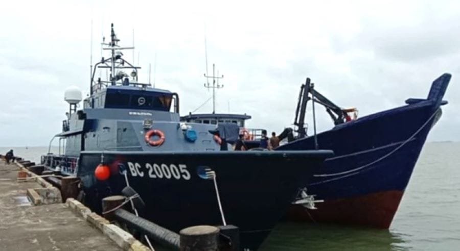 Bea Cukai Tanjungpinang Amankan Kapal Kayu KM Sunly di Perairan Lobam, Diduga Bawa Uang Ilegal