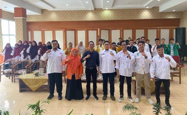 Pelantikan Pengurus Daerah KAMMI Batam: Amsakar Achmad Ajak Kader Jadi Agen Perubahan Pembangunan Daerah