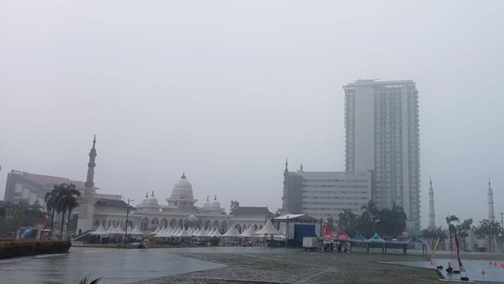 BMKG Peringatkan Potensi Cuaca Ekstrem dan Gelombang Laut Tinggi di Batam dan Sekitarnya