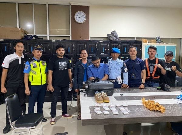 Polda Sultra Gagalkan Penyelundupan 645 Gram Sabu di Bandara Haluoleo, Kurir Asal Batam Ditangkap