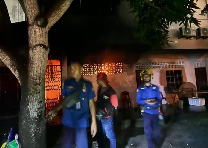 Gudang Vihara Cipta Dharma di Sei Panas Terbakar, Asap Hitam Tebal Picu Kepanikan Warga