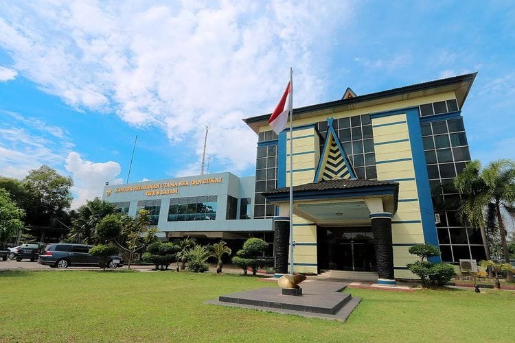 Bawa SGD 17.000 Tanpa Lapor ke Bea Cukai, Warga Batam Didenda Rp21,9