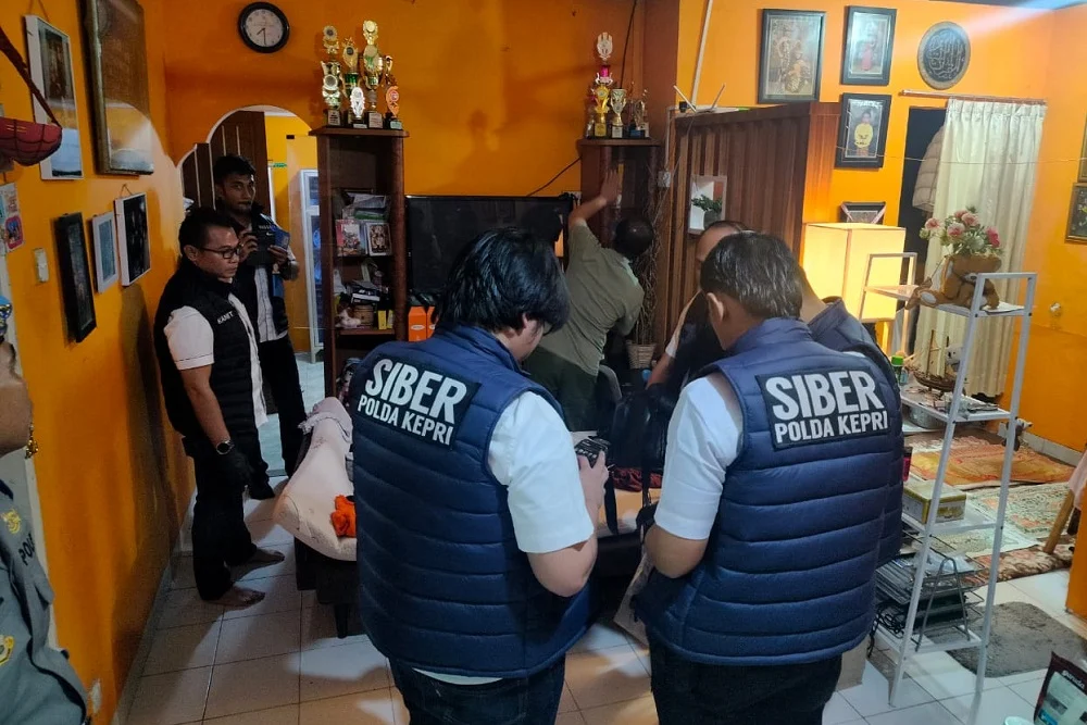 Polda Kepri Geledah Tiga Lokasi Terkait Dugaan Korupsi Proyek Revitalisasi Pelabuhan Batu Ampar