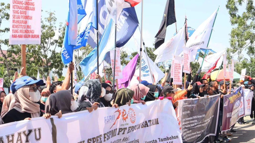 May Day 2025: Ribuan Buruh Batam Gelar Aksi Damai Tuntut Keadilan dan Kesejahteraan