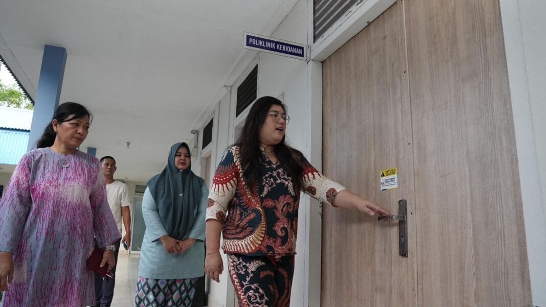 Deputi Pelayanan Umum Tinjau Klinik Baloi, Dorong Peningkatan Layanan dan Fasilitas