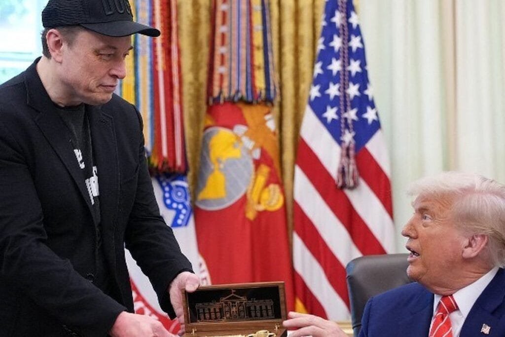 Elon Musk Tampil dengan Mata Lebam Saat Berpamitan kepada Donald Trump, Picu Spekulasi Publik