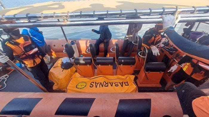 BREAKING NEWS: Jenazah Firdaus dan Fajri, Korban Kapal Tenggelam di Selat Nenek Batam, Berhasil Ditemukan