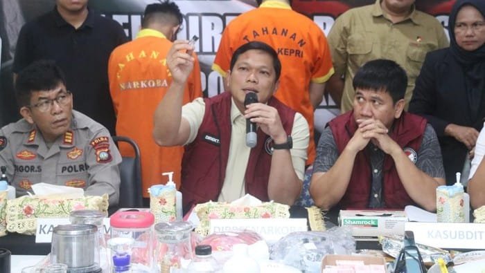 Petugas KSOP Batam Diciduk Terkait Dugaan Narkoba, Polda Kepri Juga Ungkap Kasus Liquid Vape Mengandung Zat Terlarang